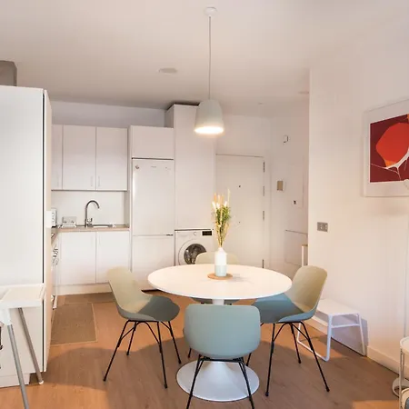 Cozy Modern Flat Terrace 2 Bedrooms 2 Bathrooms *